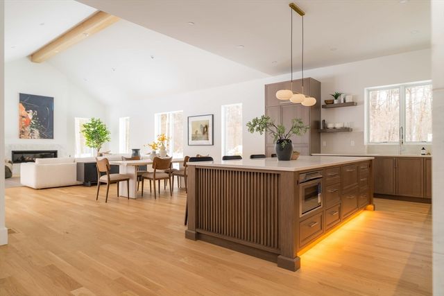 365 Charles River St, Needham, MA 02492