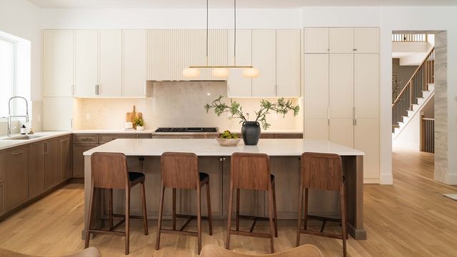 365 Charles River St, Needham, MA 02492