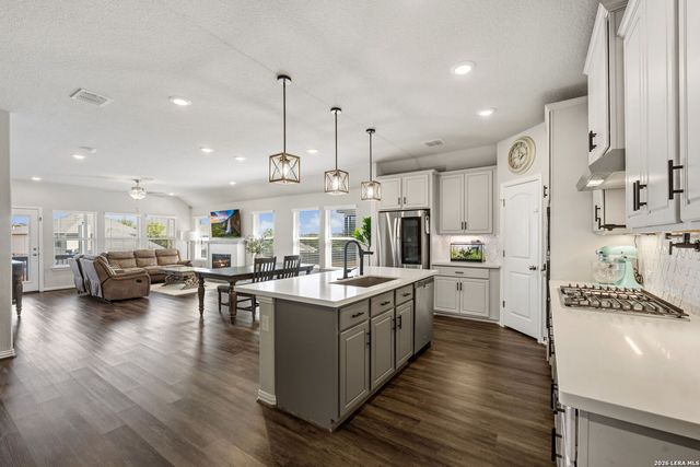 1521 spechts, New Braunfels, TX 78132