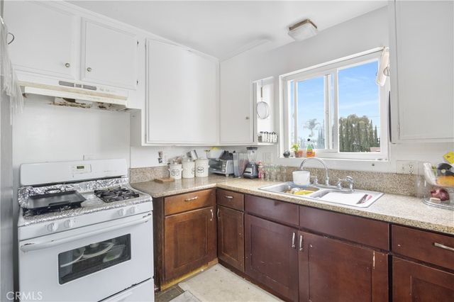 608 E Central Avenue, Santa Ana, CA 92707