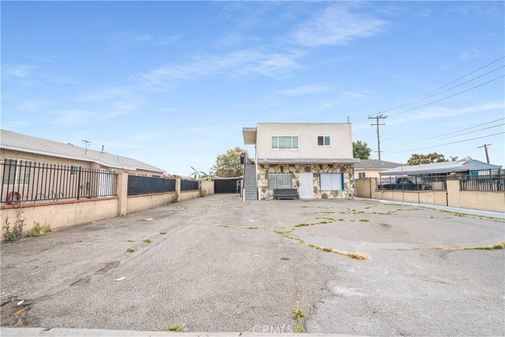 608 E Central Avenue, Santa Ana, CA 92707