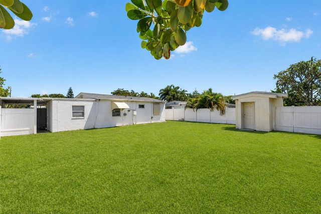 3017 Buckley Avenue, Lake Worth, FL 33461