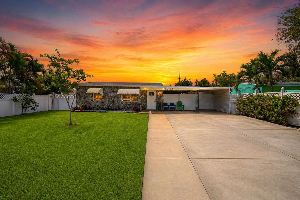 3017 Buckley Avenue, Lake Worth, FL 33461