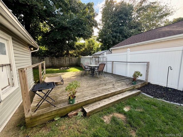 130 Lyon Place 1, Lynbrook, NY 11563