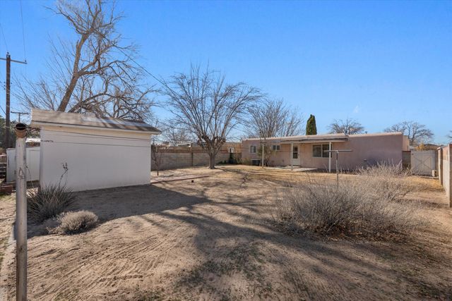 312 60th Street NW, Albuquerque, NM 87105