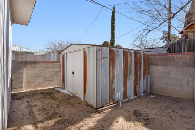 312 60th Street NW, Albuquerque, NM 87105