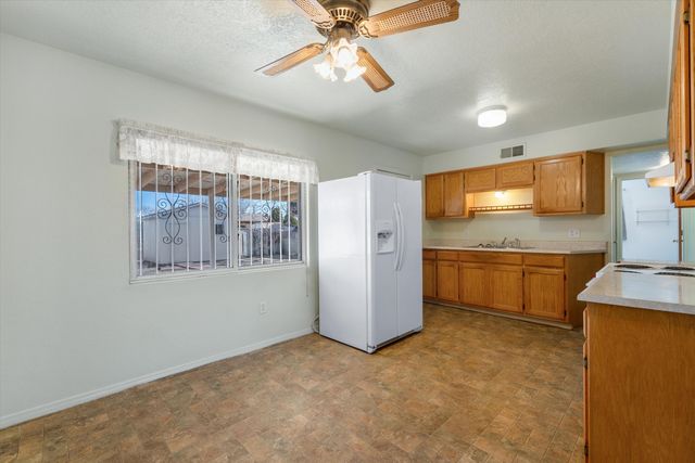 312 60th Street NW, Albuquerque, NM 87105