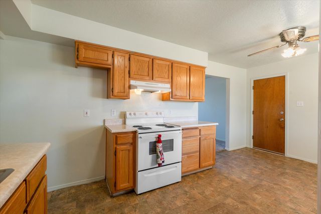 312 60th Street NW, Albuquerque, NM 87105