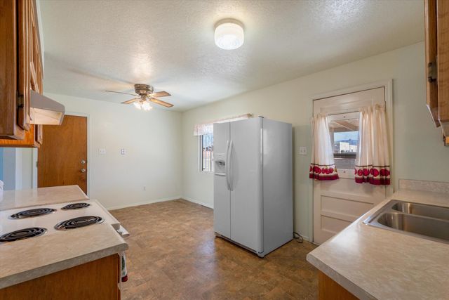 312 60th Street NW, Albuquerque, NM 87105