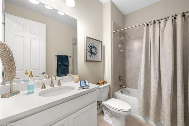 18713 Lake Hammock DR, Naples, FL 34114