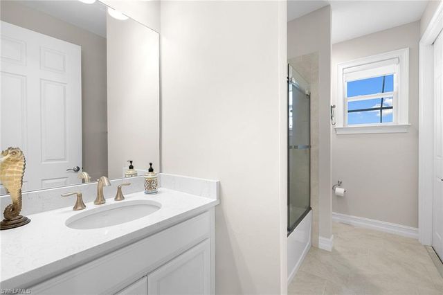 18713 Lake Hammock DR, Naples, FL 34114