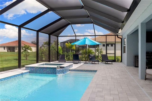 18713 Lake Hammock DR, Naples, FL 34114