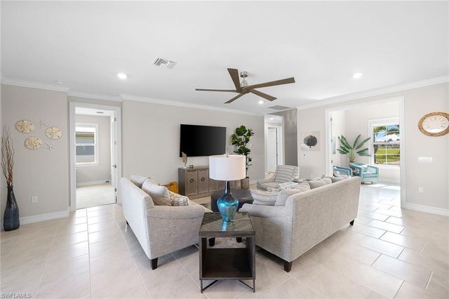 18713 Lake Hammock DR, Naples, FL 34114