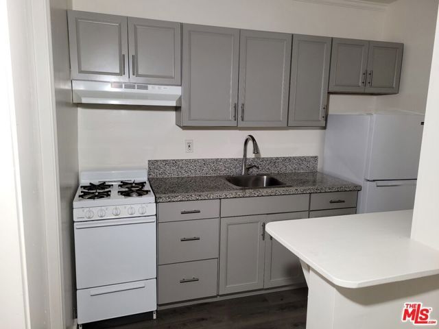 639 S Cochran Avenue 109, Los Angeles, CA 90036