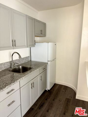 639 S Cochran Avenue 109, Los Angeles, CA 90036