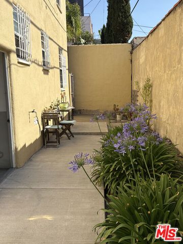 639 S Cochran Avenue 109, Los Angeles, CA 90036