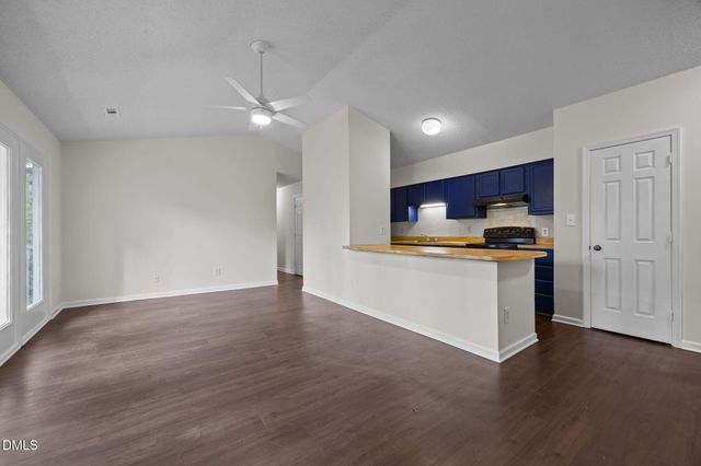 1321-302 Park Glen Drive Building 8j, Raleigh, NC 27610