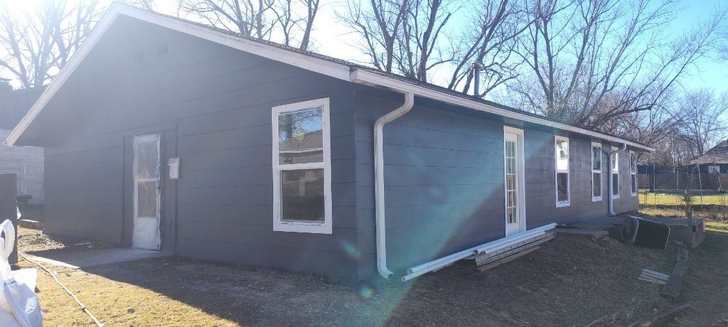 120 N Gunter Street, Siloam Springs, AR 72761