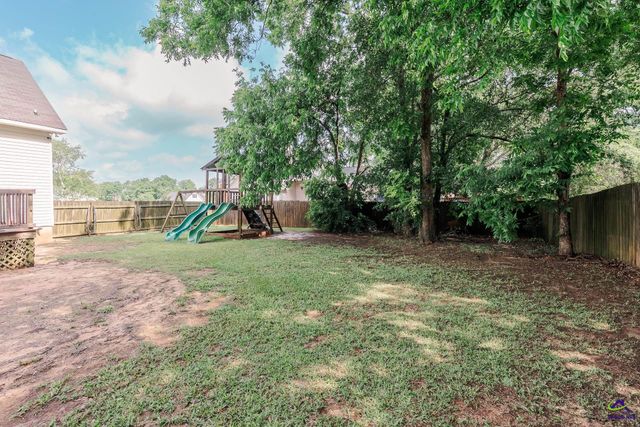 125 Lake Lillian, Perry, GA 31069