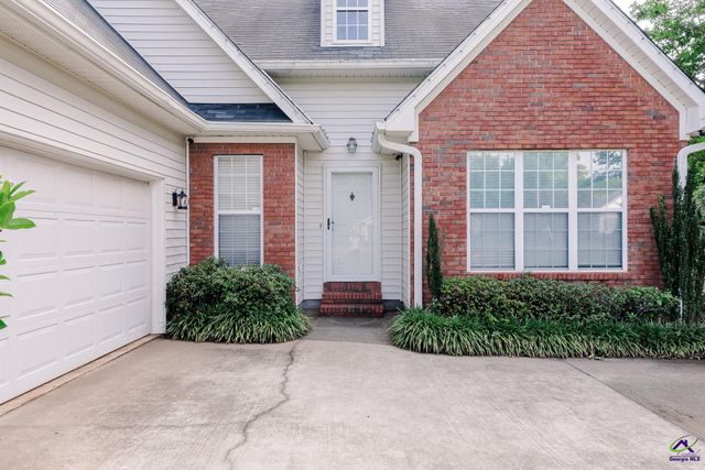125 Lake Lillian, Perry, GA 31069