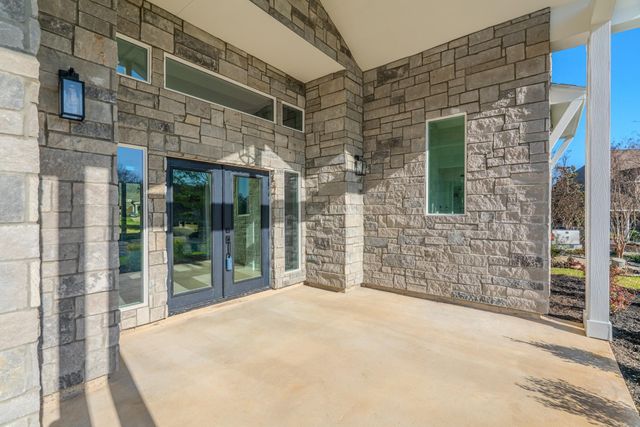 5 Edgewood Circle, Montgomery, TX 77356