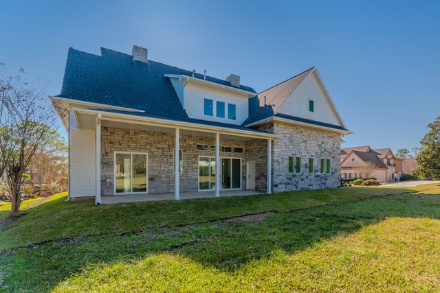 5 Edgewood Circle, Montgomery, TX 77356