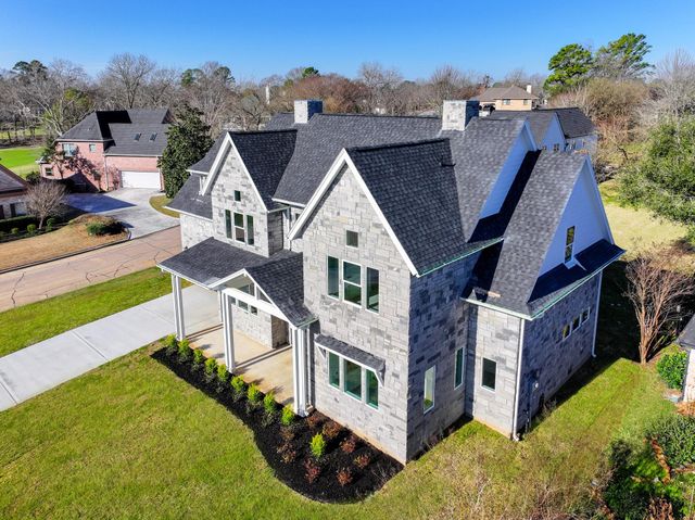 5 Edgewood Circle, Montgomery, TX 77356