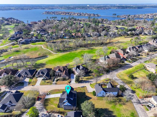 5 Edgewood Circle, Montgomery, TX 77356