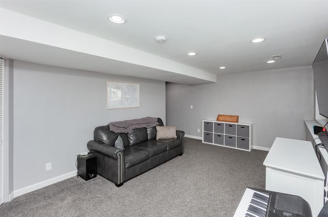 2723 Laurel Street, Ames, IA 50010