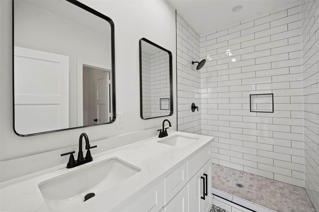 8421 Venus Street A B, Houston, TX 77088