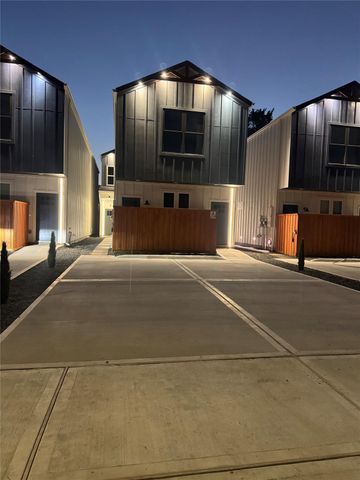 8421 Venus Street A B, Houston, TX 77088