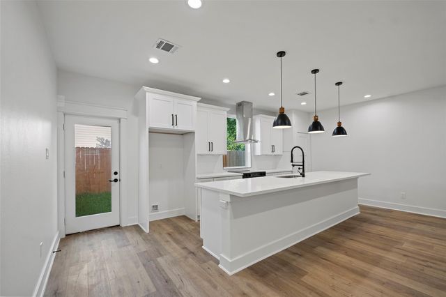 8421 Venus Street A B, Houston, TX 77088