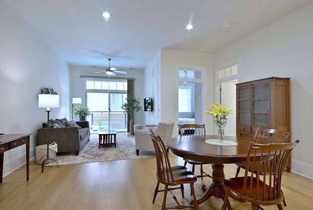 105 S Cottage Hill Avenue 206, Elmhurst, IL 60126