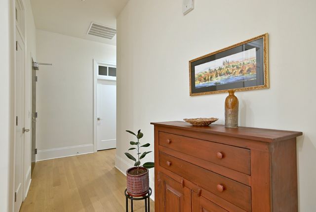 105 S Cottage Hill Avenue 206, Elmhurst, IL 60126