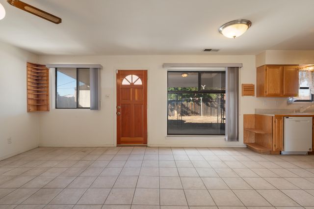 11220 Morris Place NE, Albuquerque, NM 87112