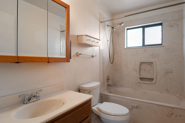 11220 Morris Place NE, Albuquerque, NM 87112