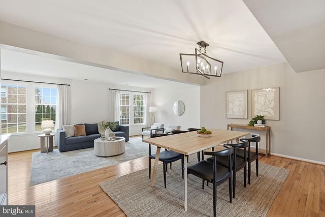 7446 FOUNTAIN HEAD DR, Annandale, VA 22003