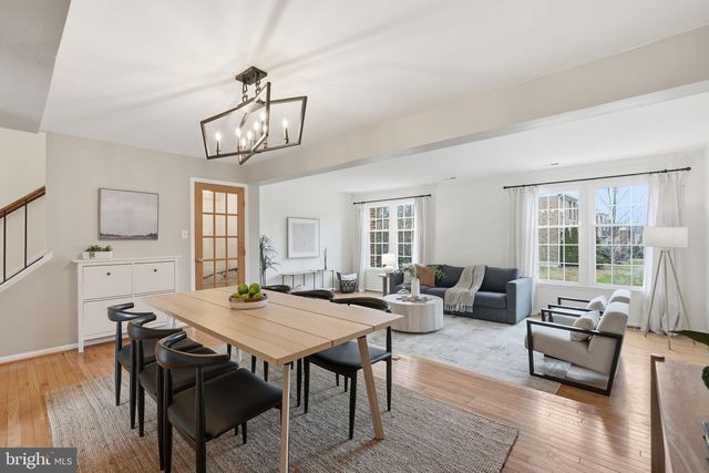 7446 FOUNTAIN HEAD DR, Annandale, VA 22003