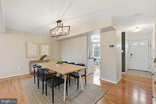 7446 FOUNTAIN HEAD DR, Annandale, VA 22003