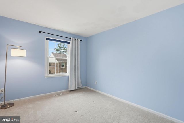 7446 FOUNTAIN HEAD DR, Annandale, VA 22003