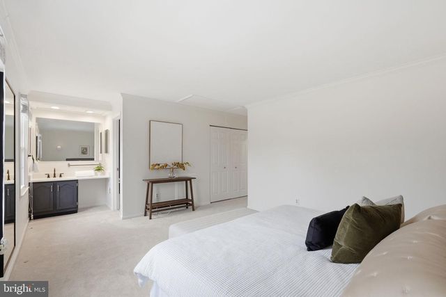 7446 FOUNTAIN HEAD DR, Annandale, VA 22003