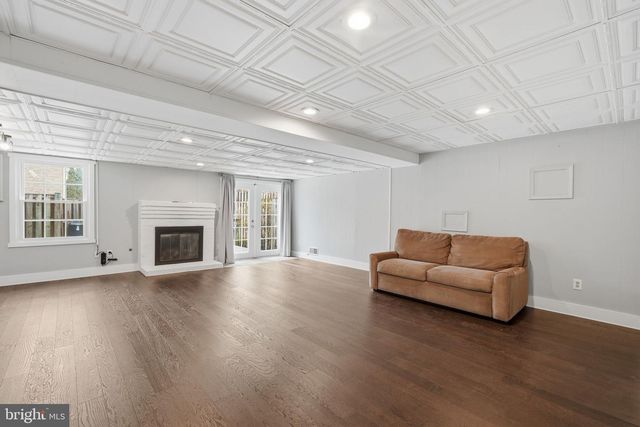 7446 FOUNTAIN HEAD DR, Annandale, VA 22003