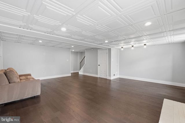 7446 FOUNTAIN HEAD DR, Annandale, VA 22003