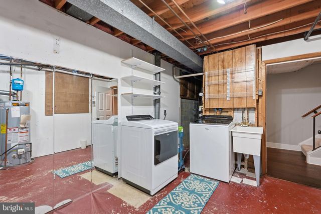 7446 FOUNTAIN HEAD DR, Annandale, VA 22003