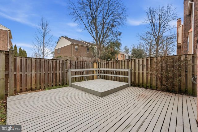 7446 FOUNTAIN HEAD DR, Annandale, VA 22003