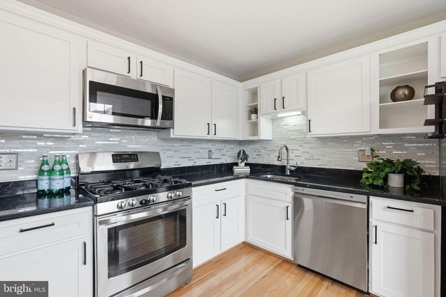 7446 FOUNTAIN HEAD DR, Annandale, VA 22003