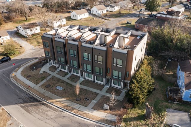 2914 Harlin Dr, Nashville, TN 37211