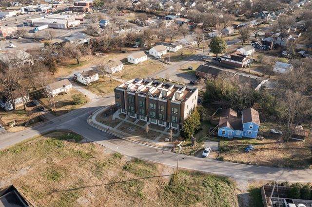 2914 Harlin Dr, Nashville, TN 37211