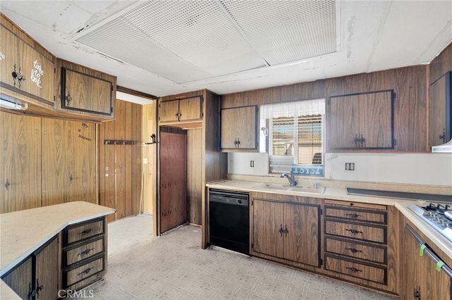 13932 Rodeo Drive, Victorville, CA 92395