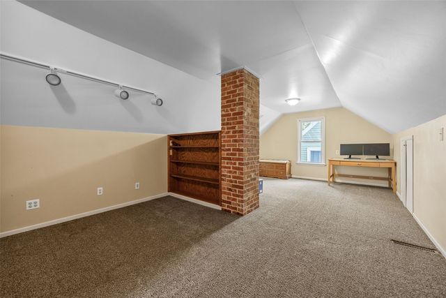 411 22nd Street NE, Cedar Rapids, IA 52402